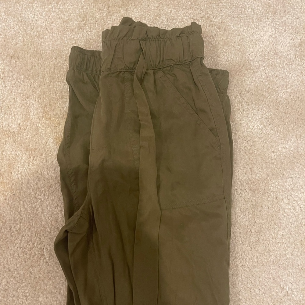 Garage army green joggers